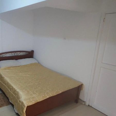 Private Bedroom Paphos Central Buitenkant foto
