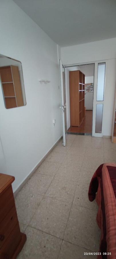 Private Bedroom Paphos Central Buitenkant foto